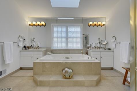 15 Skytop Drive Denville NJ 07834