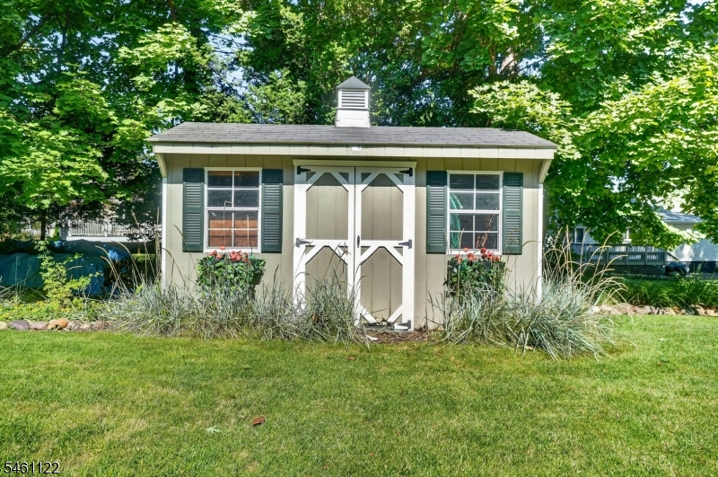11 Jeffrie Trail Hanover NJ 07981