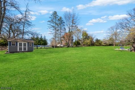 52 Country Squire Way Branchburg NJ 08876