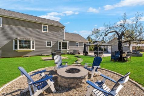52 Country Squire Way Branchburg NJ 08876