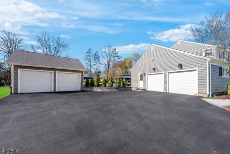 52 Country Squire Way Branchburg NJ 08876