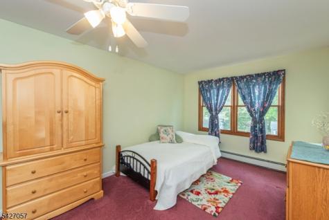 31 Stanley Court North Haledon NJ 07508