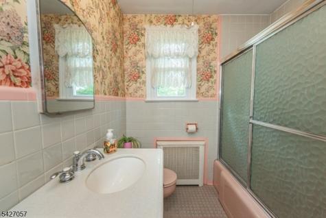 31 Stanley Court North Haledon NJ 07508