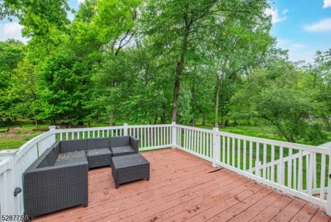 17 Oakwood Avenue Pequannock NJ 07440