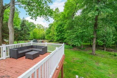 17 Oakwood Avenue Pequannock NJ 07440