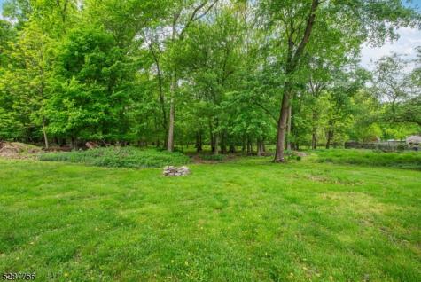 17 Oakwood Avenue Pequannock NJ 07440