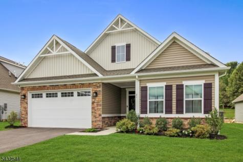 21 Harris Hawk Road Washington NJ 07882