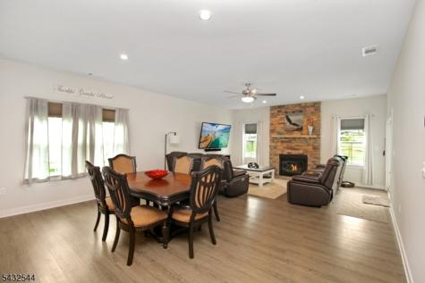 21 Harris Hawk Road Washington NJ 07882