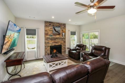 21 Harris Hawk Road Washington NJ 07882