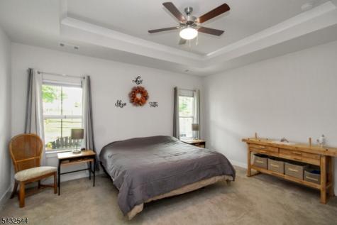 21 Harris Hawk Road Washington NJ 07882