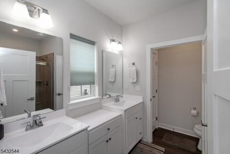 21 Harris Hawk Road Washington NJ 07882