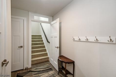 21 Harris Hawk Road Washington NJ 07882