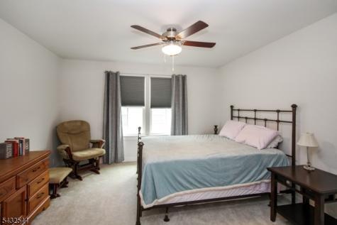 21 Harris Hawk Road Washington NJ 07882