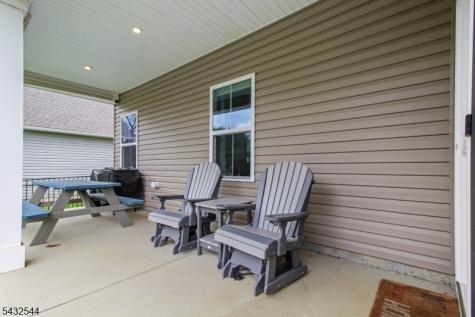 21 Harris Hawk Road Washington NJ 07882