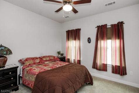 21 Harris Hawk Road Washington NJ 07882