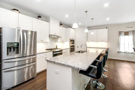21 Harris Hawk Road Washington NJ 07882