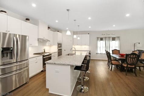 21 Harris Hawk Road Washington NJ 07882