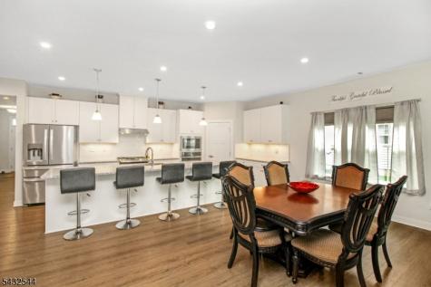21 Harris Hawk Road Washington NJ 07882