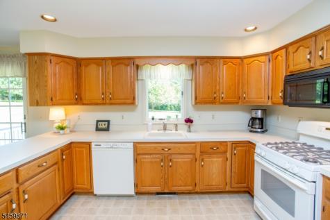 25 Farmhouse Road Alexandria NJ 08848
