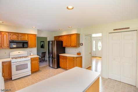 25 Farmhouse Road Alexandria NJ 08848
