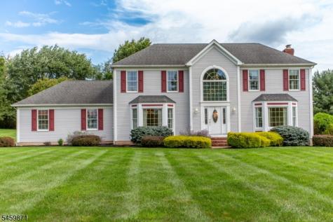 25 Farmhouse Road Alexandria NJ 08848