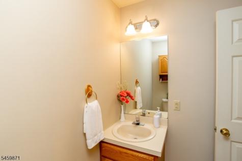 25 Farmhouse Road Alexandria NJ 08848