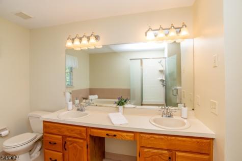 25 Farmhouse Road Alexandria NJ 08848