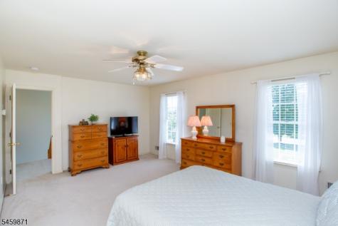 25 Farmhouse Road Alexandria NJ 08848