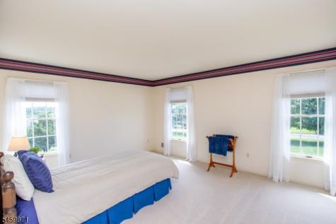 25 Farmhouse Road Alexandria NJ 08848