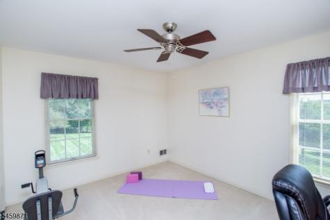 25 Farmhouse Road Alexandria NJ 08848