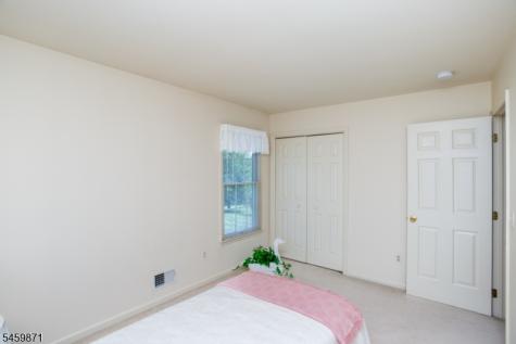 25 Farmhouse Road Alexandria NJ 08848