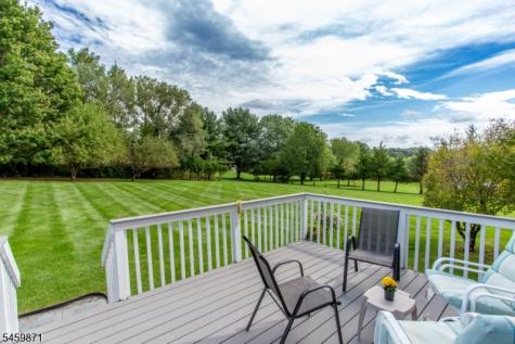 25 Farmhouse Road Alexandria NJ 08848