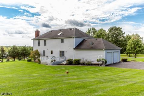 25 Farmhouse Road Alexandria NJ 08848