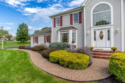 25 Farmhouse Road Alexandria NJ 08848