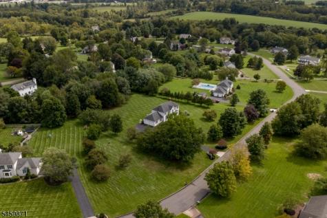 25 Farmhouse Road Alexandria NJ 08848