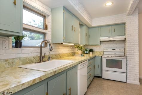 42 Johnson Avenue Bloomfield NJ 07003