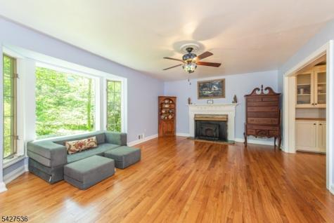 24 Brookvale Road Kinnelon NJ 07405