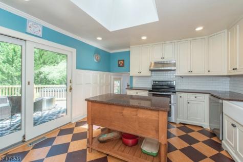 24 Brookvale Road Kinnelon NJ 07405