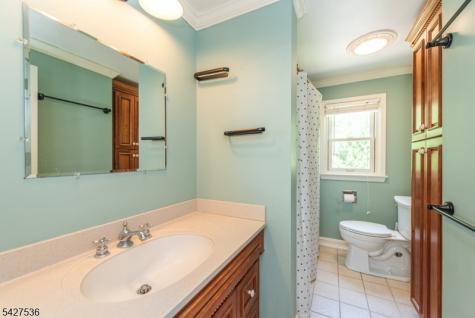 24 Brookvale Road Kinnelon NJ 07405