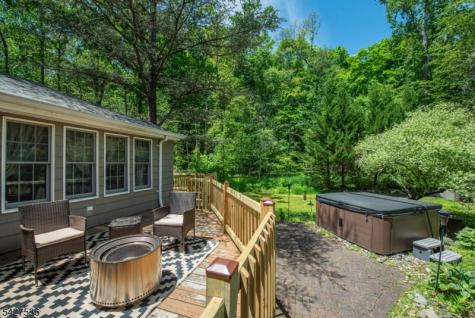 24 Brookvale Road Kinnelon NJ 07405
