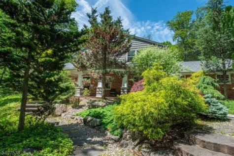 24 Brookvale Road Kinnelon NJ 07405