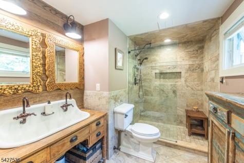 24 Brookvale Road Kinnelon NJ 07405