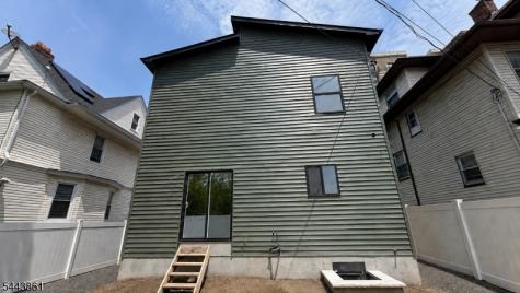 21 Hampton Terrace East Orange NJ 07018