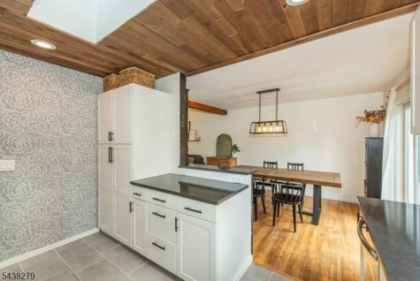 6 Honeyman Drive Roxbury NJ 07876