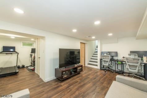 6 Honeyman Drive Roxbury NJ 07876