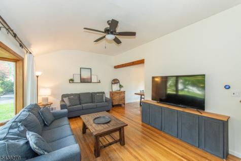 6 Honeyman Drive Roxbury NJ 07876