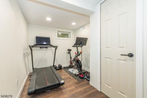 6 Honeyman Drive Roxbury NJ 07876