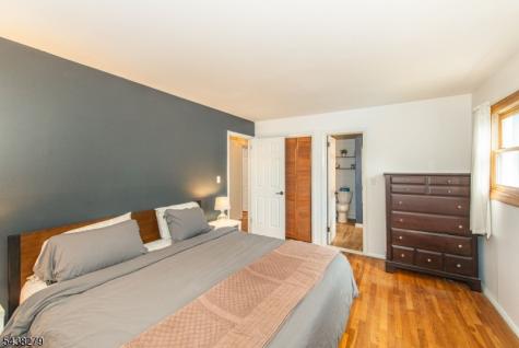6 Honeyman Drive Roxbury NJ 07876