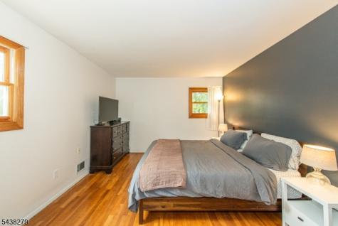 6 Honeyman Drive Roxbury NJ 07876