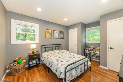 6 Honeyman Drive Roxbury NJ 07876